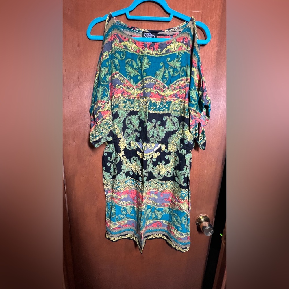 👗 Angie Cold-Shoulder Dress